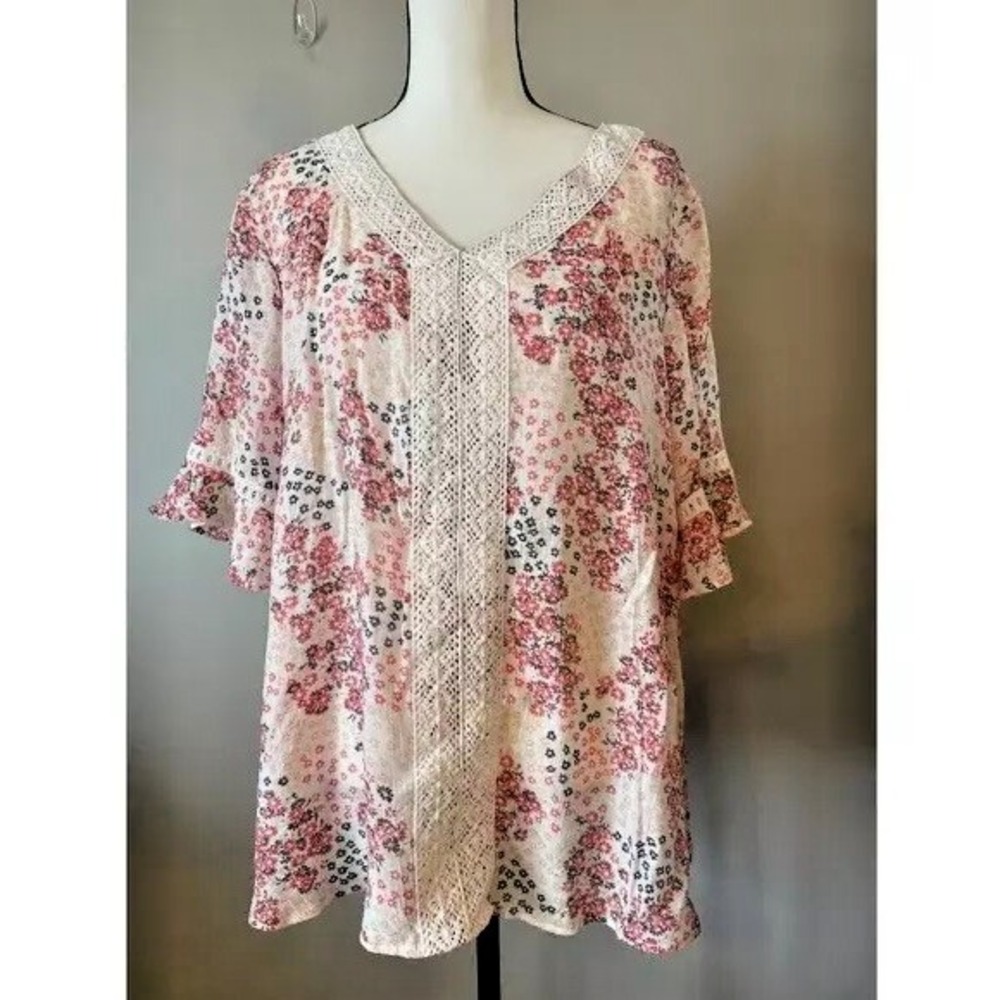 Hope & Harlow Floral Lace Trim Top Womens Plus 2X Short Sleeve V-Neck